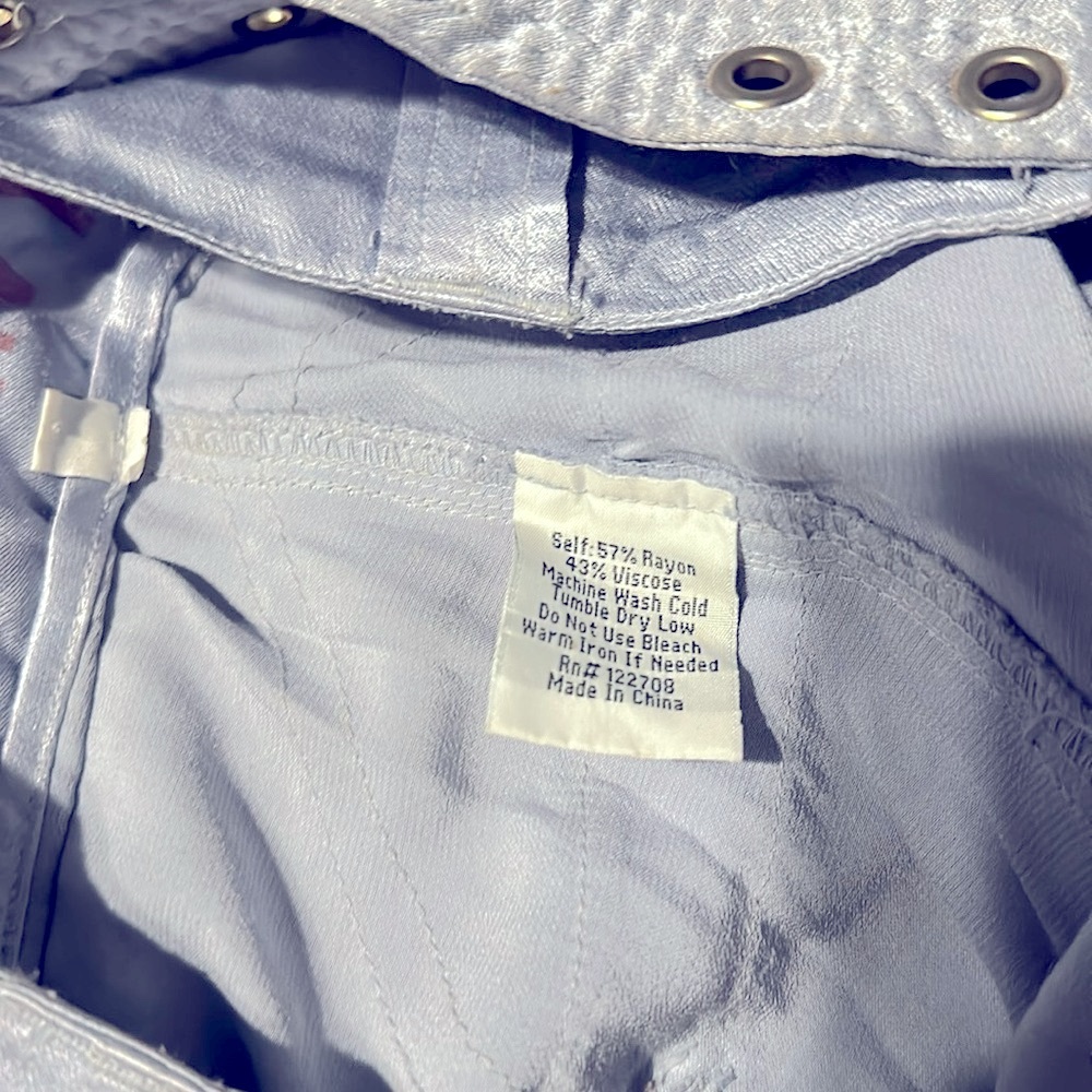 Johnny Was 2 piece blouse & cargo pants with 4 cargo pockets to the front. - Picture 12 of 13
